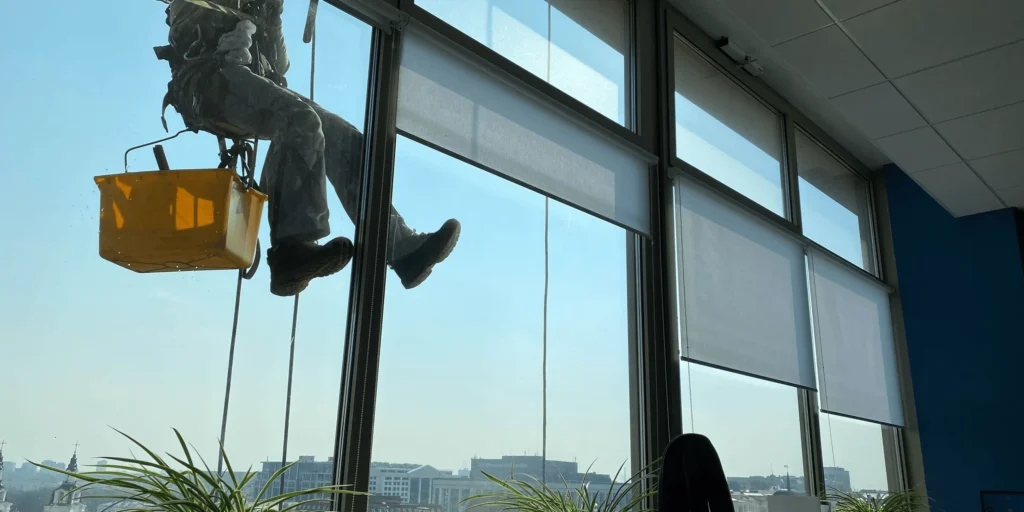6 Easy Steps for the Best Outside Window Cleaning